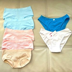 Women’s panties brand new with tag and brand new without tags size small